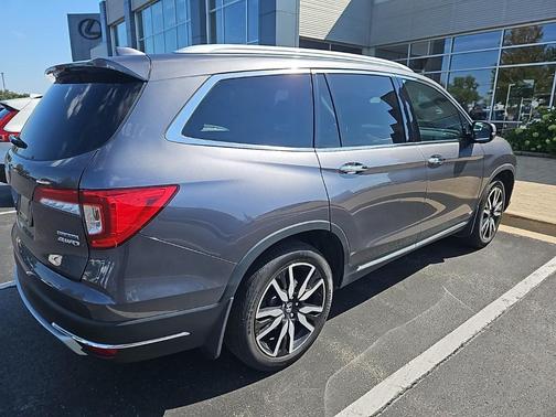 2019 Honda Pilot Touring 8-Passenger