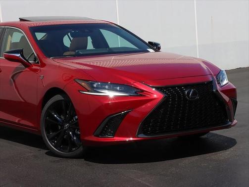2025 Lexus ES 300h Base