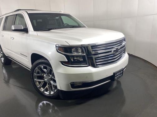 Iridescent Pearl Tricoat 2019 Chevrolet Suburban Premier