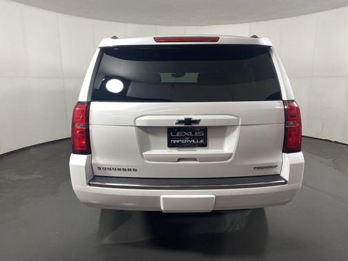 Iridescent Pearl Tricoat 2019 Chevrolet Suburban Premier