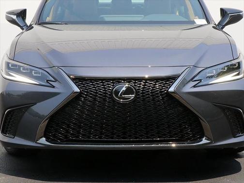 2025 Lexus ES 300h Base