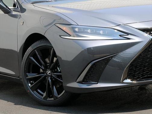 2025 Lexus ES 300h Base