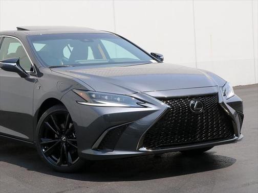 2025 Lexus ES 300h Base