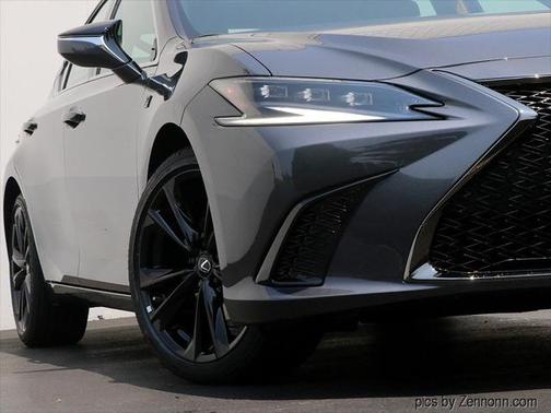 2025 Lexus ES 300h Base