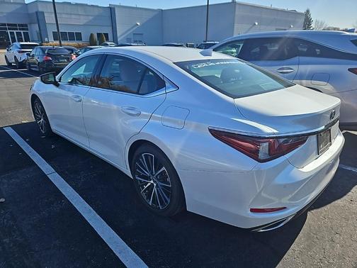 2025 Lexus ES 350 Base