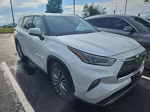 2022 Toyota Highlander Platinum