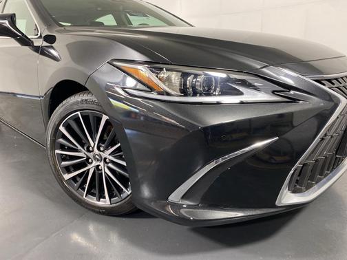 2025 Lexus ES 350 Base