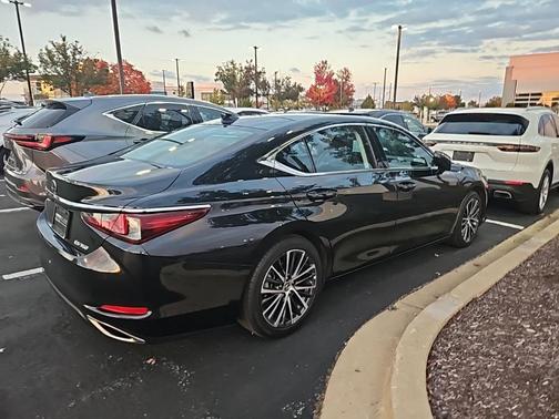 2025 Lexus ES 350 Base