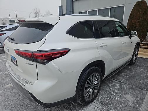 2021 Toyota Highlander Hybrid Platinum