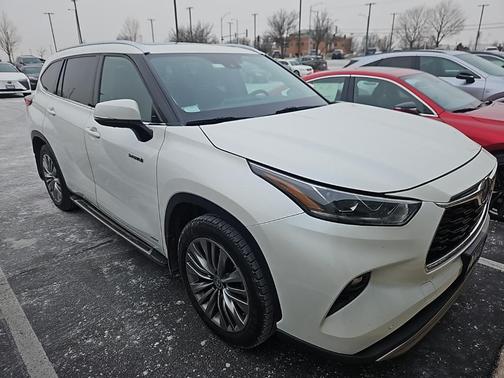 2021 Toyota Highlander Hybrid Platinum