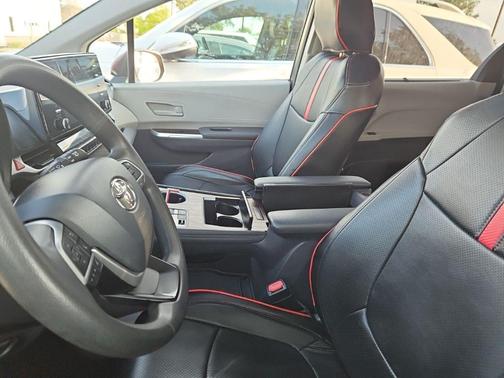 Ruby Flare Pearl 2021 Toyota Sienna LE