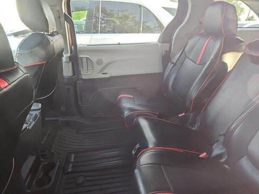 Ruby Flare Pearl 2021 Toyota Sienna LE