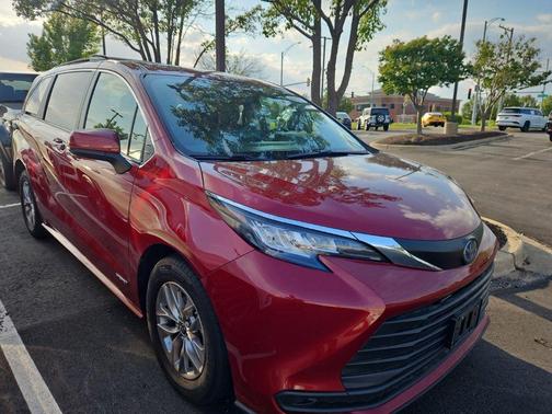 Ruby Flare Pearl 2021 Toyota Sienna LE