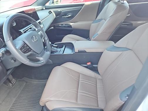 2025 Lexus ES 300h Ultra Luxury