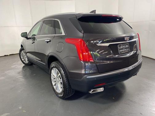 Dark Granite Metallic 2017 Cadillac XT5 Luxury