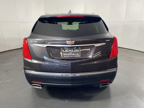 Dark Granite Metallic 2017 Cadillac XT5 Luxury