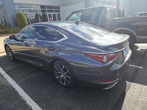 2023 Lexus ES 350 Base
