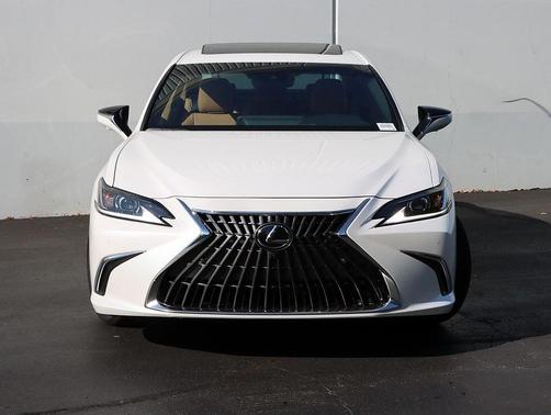 2025 Lexus ES 300h Luxury