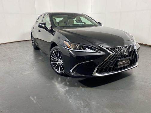 Caviar 2025 Lexus ES 300h Base