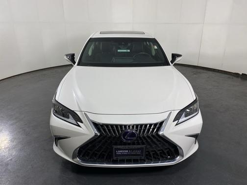 2022 Lexus ES 300h Base