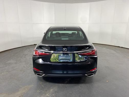 2025 Lexus ES 350 Ultra Luxury