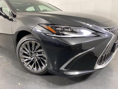 2025 Lexus ES 350 Ultra Luxury