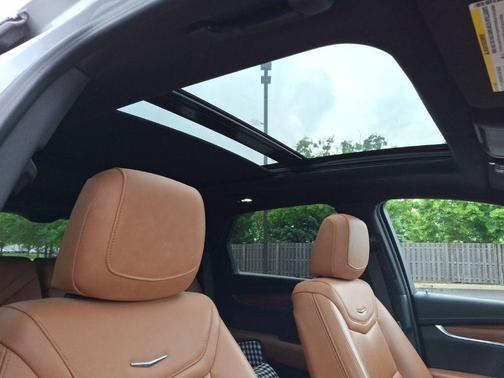 Crystal White Tricoat 2023 Cadillac XT5 Premium Luxury