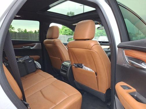 Crystal White Tricoat 2023 Cadillac XT5 Premium Luxury