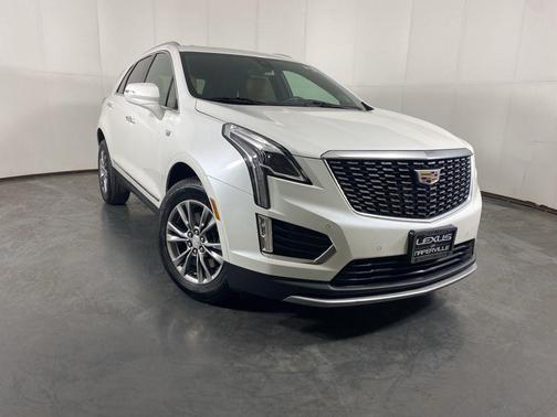 Crystal White Tricoat 2023 Cadillac XT5 Premium Luxury