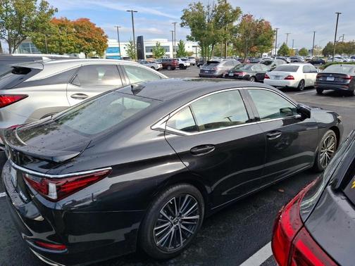 2023 Lexus ES 350 Base