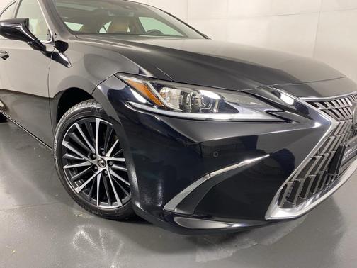2022 Lexus ES 350 Base