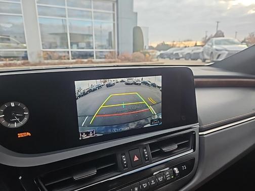 2022 Lexus ES 350 Base