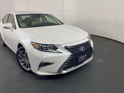 White Pearl 2016 Lexus ES 300h Base