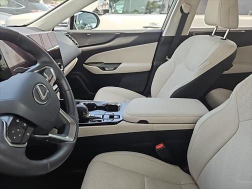 2025 Lexus NX 350h Luxury