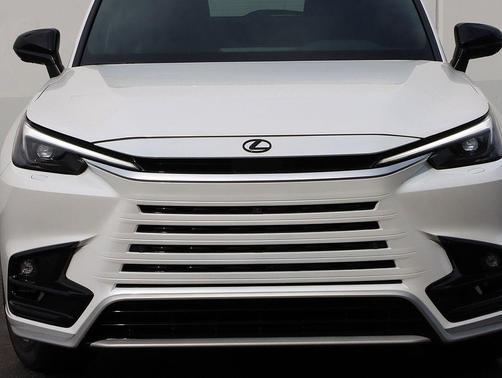 Pear 2026 Lexus TX 500h F SPORT Premium