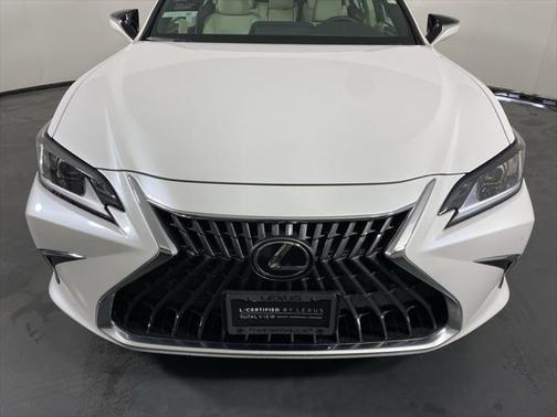 2025 Lexus ES 250 Base