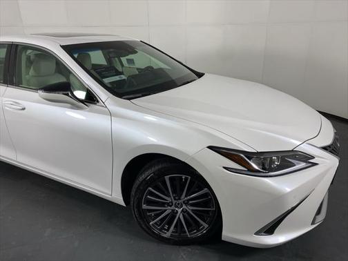 2025 Lexus ES 250 Base