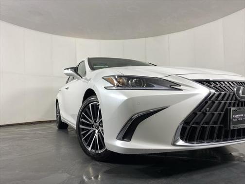 2025 Lexus ES 250 Base