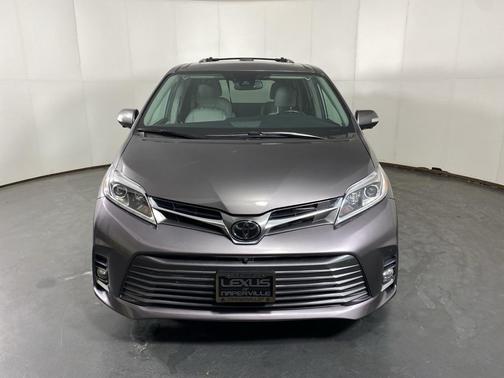 2019 Toyota Sienna Limited Premium