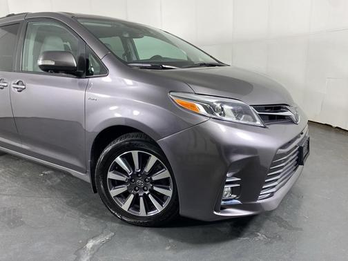 2019 Toyota Sienna Limited Premium