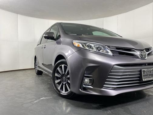 2019 Toyota Sienna Limited Premium