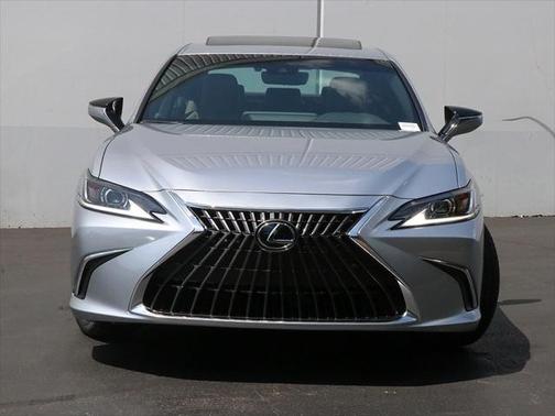 2025 Lexus ES 300h Base