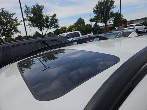 Crystal White Pearl 2021 Subaru Crosstrek Limited