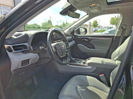 2021 Toyota Highlander Platinum