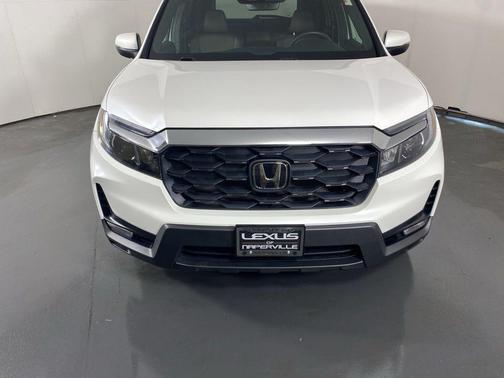 Platinum White Pearl 2024 Honda Passport AWD EX-L