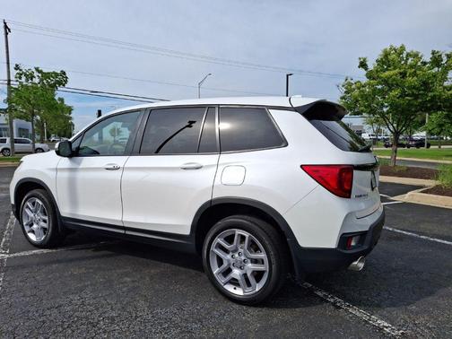 Platinum White Pearl 2024 Honda Passport AWD EX-L