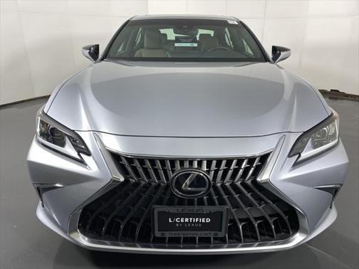 2025 Lexus ES 300h Base