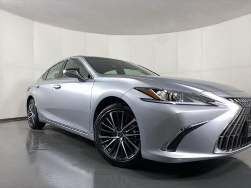 2025 Lexus ES 300h Base
