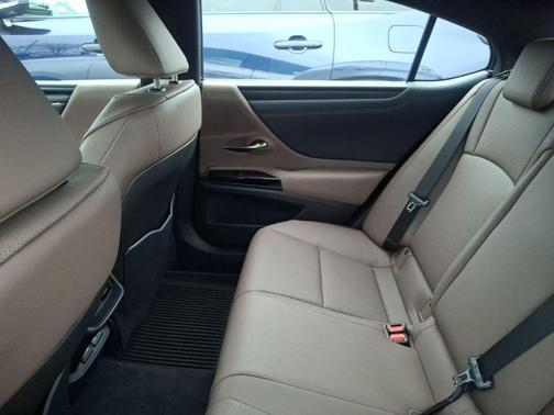 2025 Lexus ES 350 Base