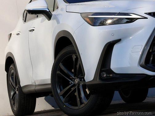 2026 Lexus NX 450h+ Luxury